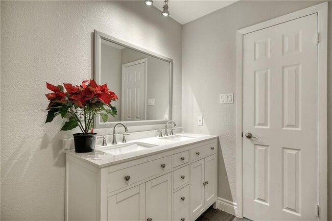 Building Photo - 13009 Sherbourne St