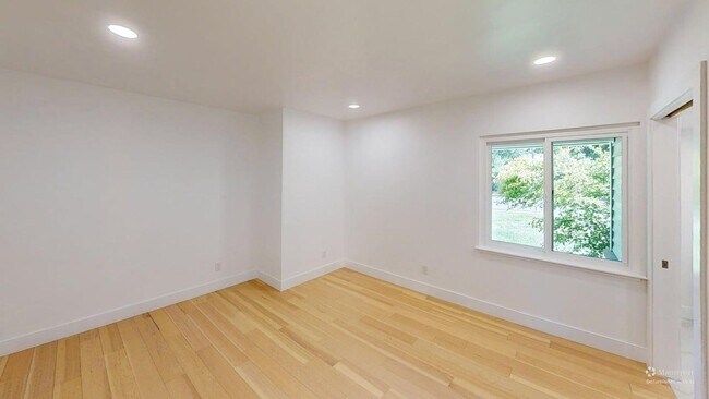 Building Photo - 717 I St