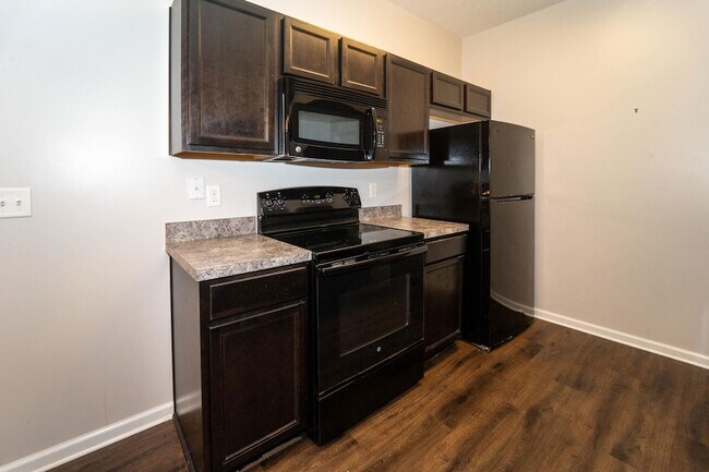 Building Photo - 211 Moultrie Village Ln