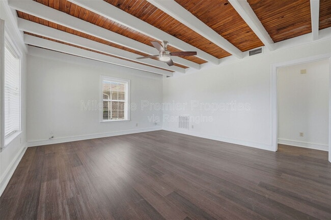 Building Photo - 3118 Normandy Dr