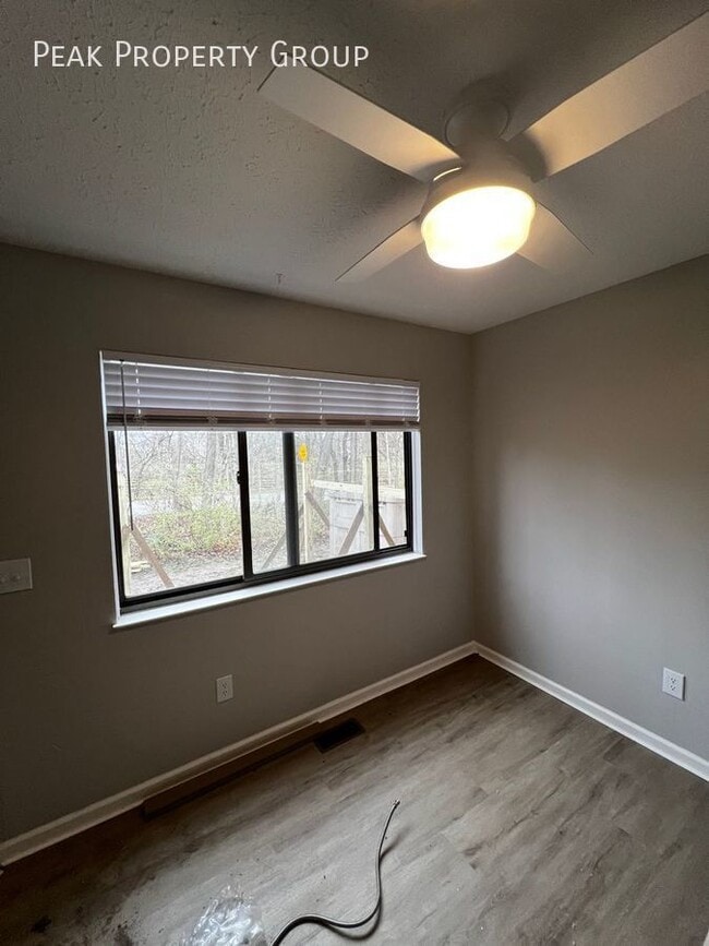 Building Photo - NOW AVAILABLE!! Newly Renovated Townhomes ...