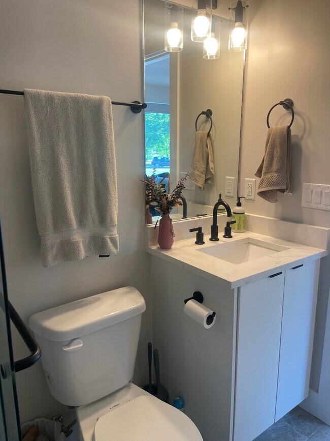 Building Photo - 433 E 2100 S