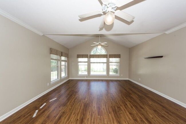 Building Photo - 3 Bedroom 2 Bath Condo in Dunes West (Elli...