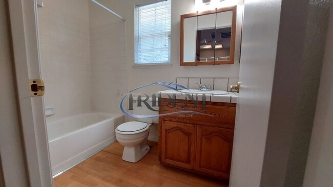 Building Photo - 1744 Greengate St