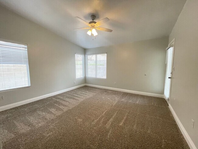 Building Photo - Charming Single-Story Home with 3-Car Gara...