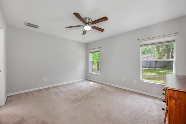 Building Photo - 304 Woods Landing Dr