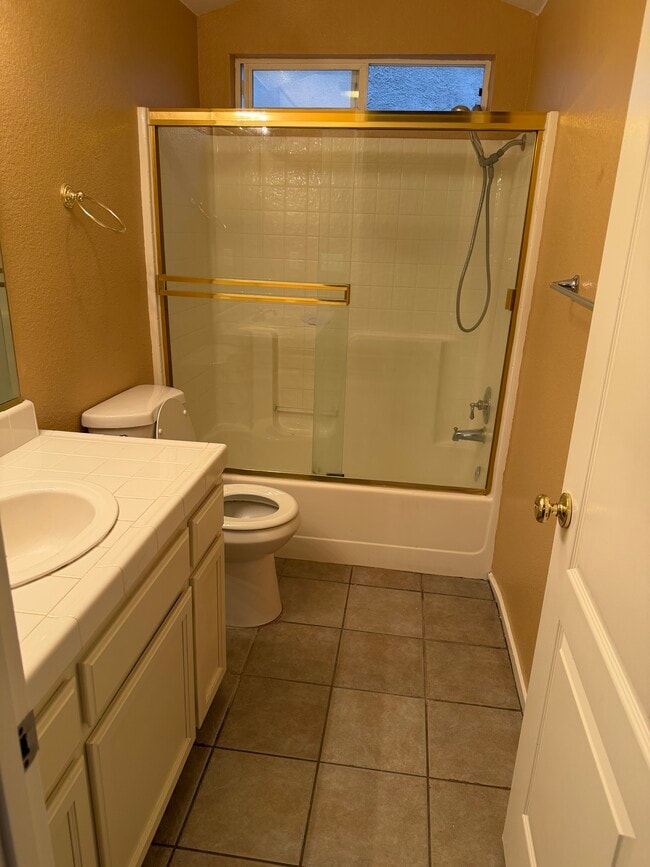 Building Photo - 1102 Kirksey Dr