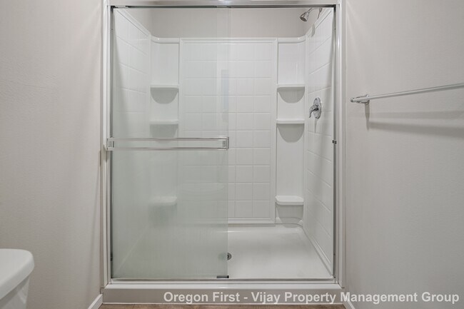 Building Photo - 15548 NW Linder St