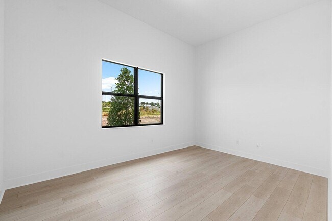 Building Photo - 13393 Artisan Cir