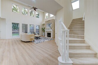 Building Photo - 2327 Centerbrook Ln