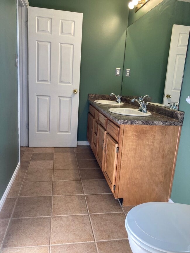 Building Photo - **Backyard offers County Setting in City L...