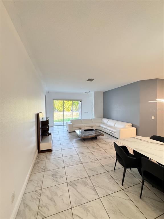 Building Photo - 5371 Jubiloso Dr