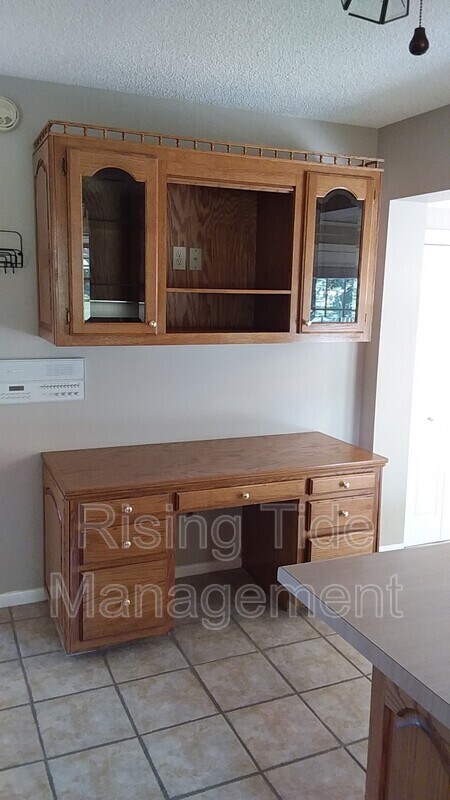 Building Photo - 129 12th Ct NW
