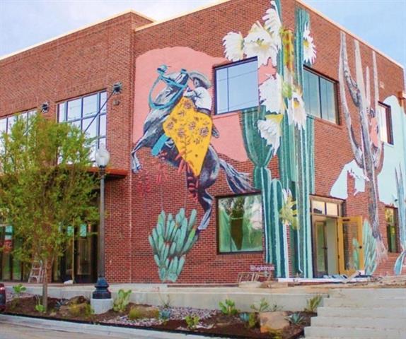 Building Photo - 104 S Rosemont Ave