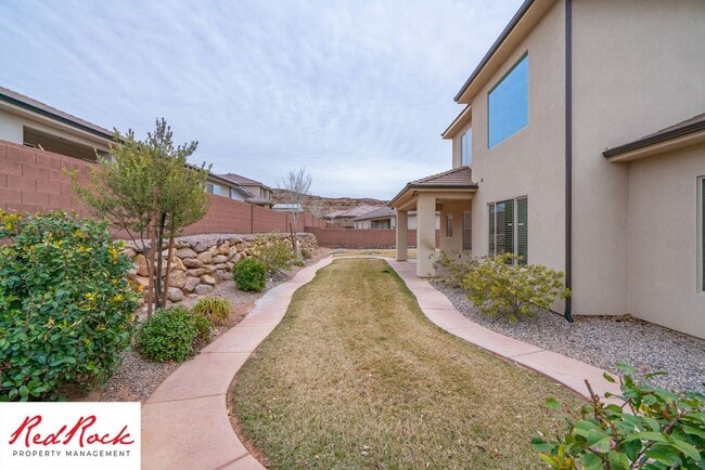 Building Photo - Pet Friendly 4 Bedroom Little Valley Home ...