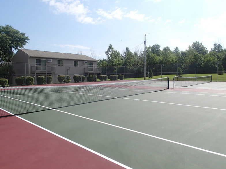 Tennis Courts - Willow Creek Crossing