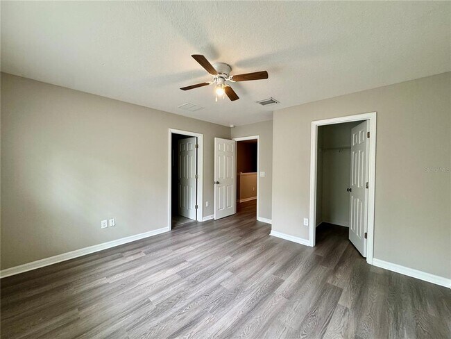 Building Photo - 7208 Grand Elm Dr