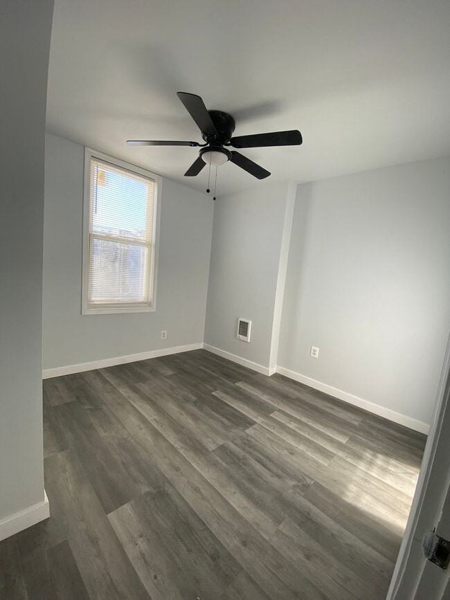 Building Photo - Section 8 Welcome! Newly renovated three bedroom, one bath
