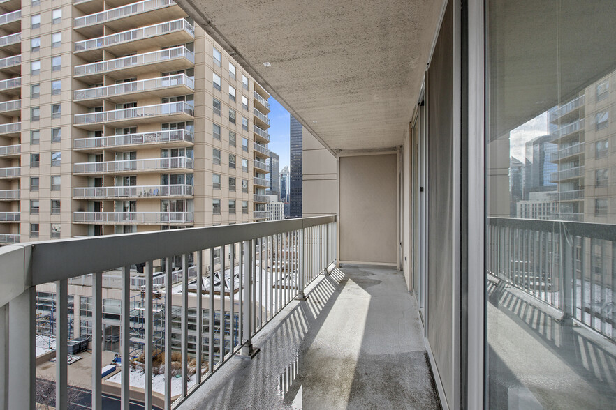 Building Photo - 545 N Dearborn St