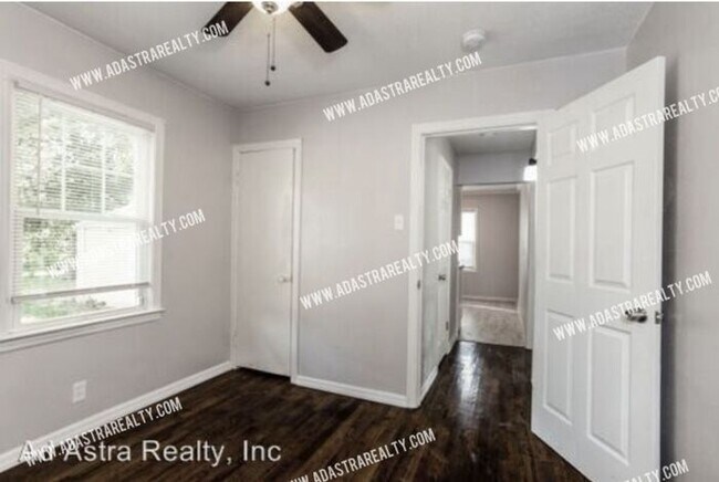 Building Photo - 821 N Crysler Ave