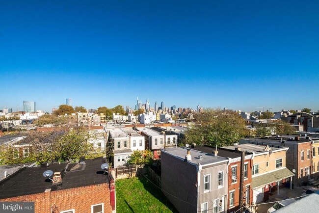 Building Photo - 2340 Greenwich St