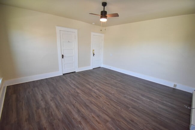 Building Photo - RAPLU155