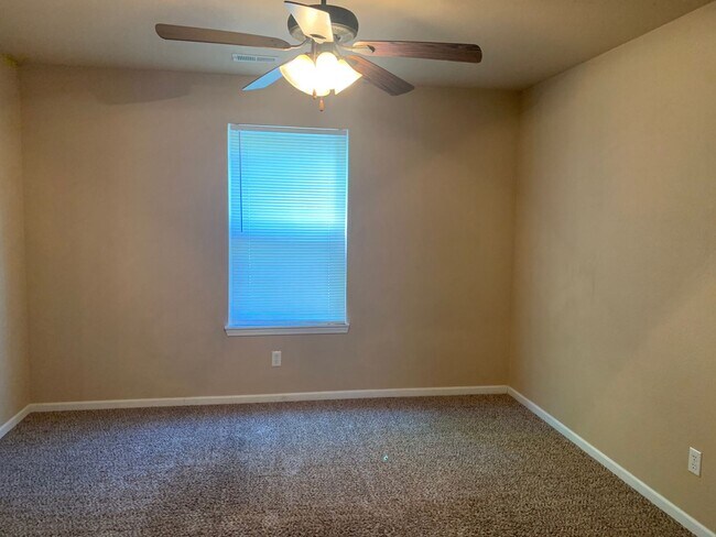 Building Photo - 16529 Hunters Ridge Ln