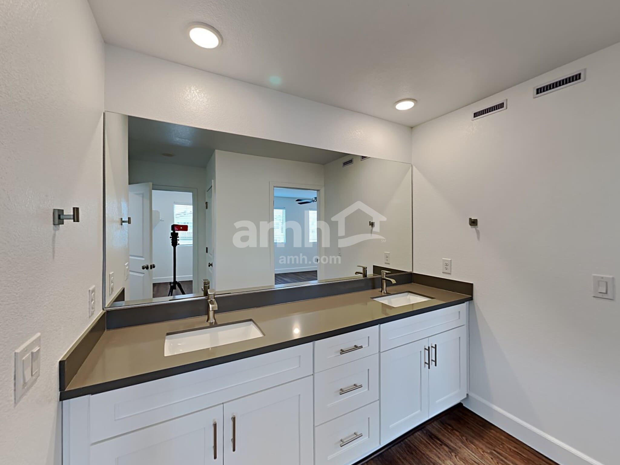 Building Photo - 9142 Crocker Pt Ct