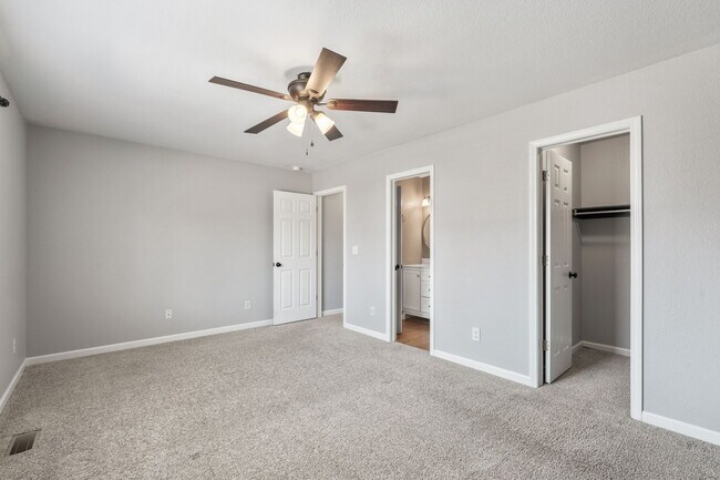 Building Photo - 5164 Fennel Dr
