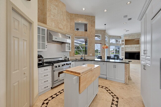 Building Photo - 6419 NW 99th Dr