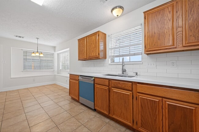 Building Photo - 18822 Yaupon Trail