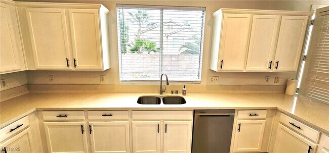 Building Photo - 4638 San Vito St