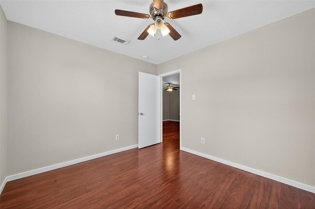 Building Photo - 9123 Belle Glen Dr