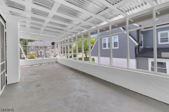 Building Photo - 153 Clairmont Terrace