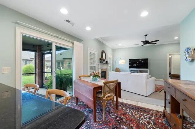 Building Photo - 1808 Trellis Ln