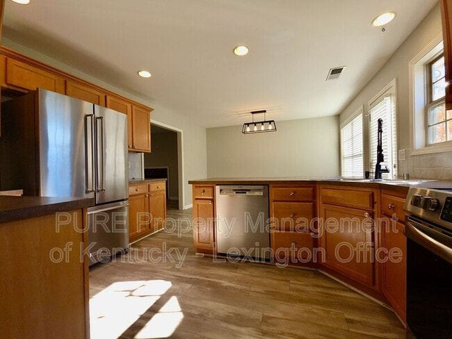 Building Photo - 2564 Rockaway Pl