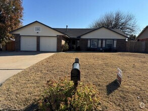 Building Photo - Updated Modern bathrooms, spacious bedroom...