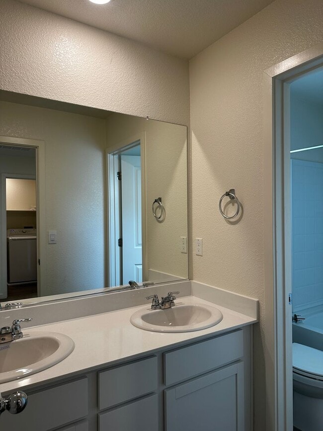 Building Photo - 5057 Star Dance Cir