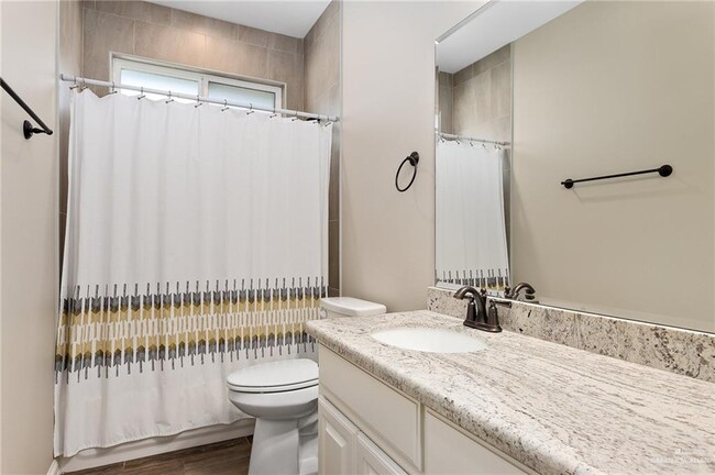 Building Photo - 18 Caddo Ln