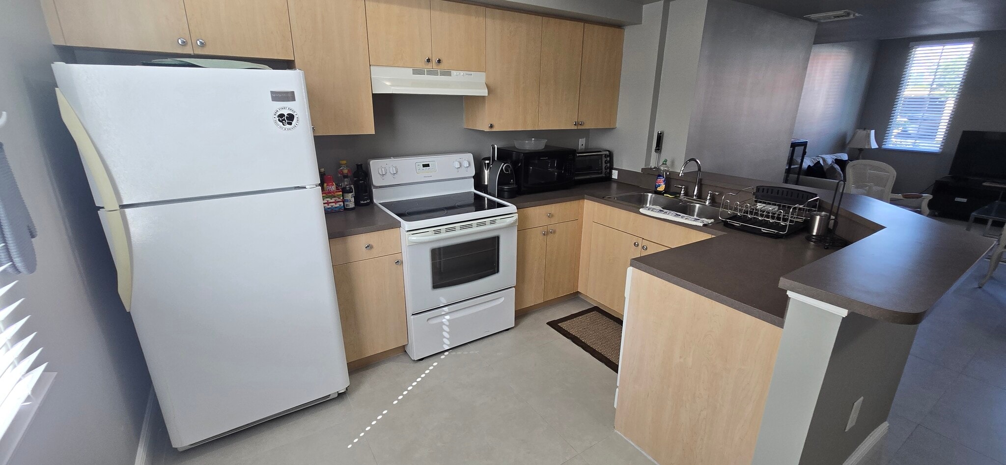 Building Photo - 2945 NE 185th St