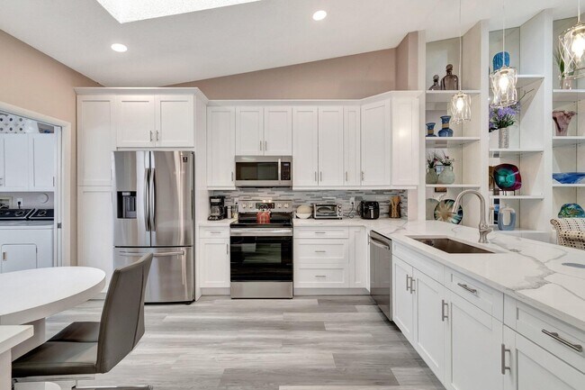 Building Photo - 6100 Waldwick Cir