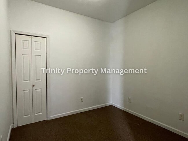 Building Photo - 545 Baltimore Ave