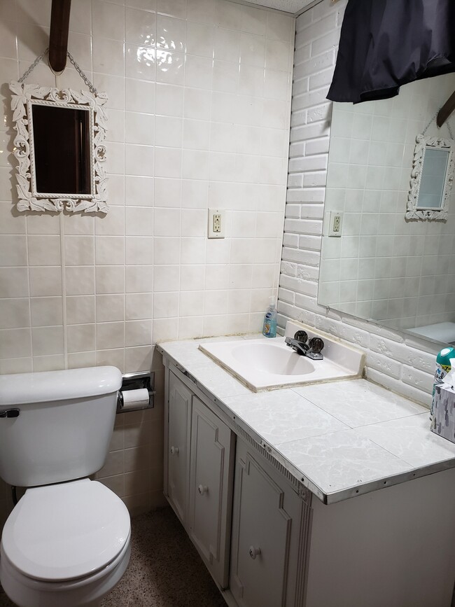 Building Photo - 4811 Candlelight Dr