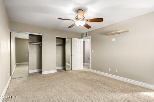 Building Photo - 3912 S Elm St