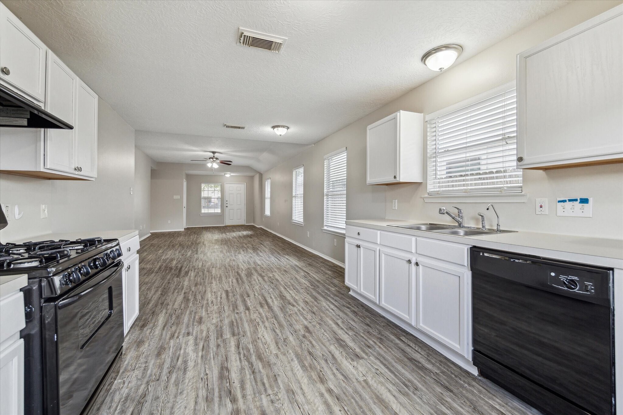 Building Photo - 1435 Glasholm Dr