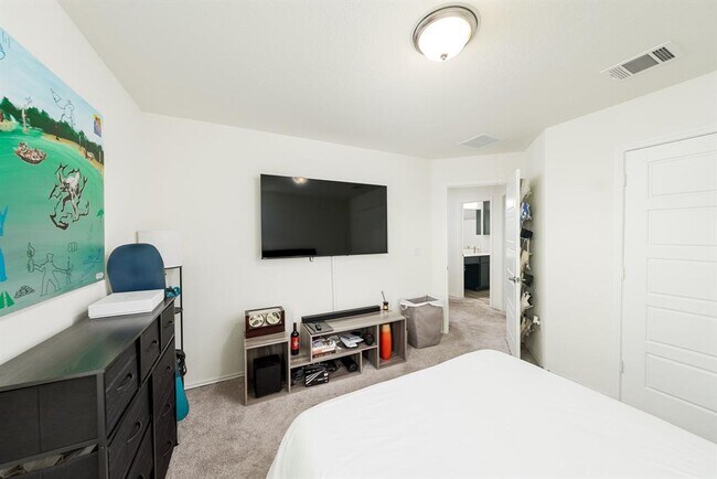 Building Photo - 7105 Gray Catbird Dr