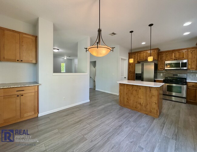 Building Photo - Charming 3BR/2.5BA Beaverton Home in Prime Location