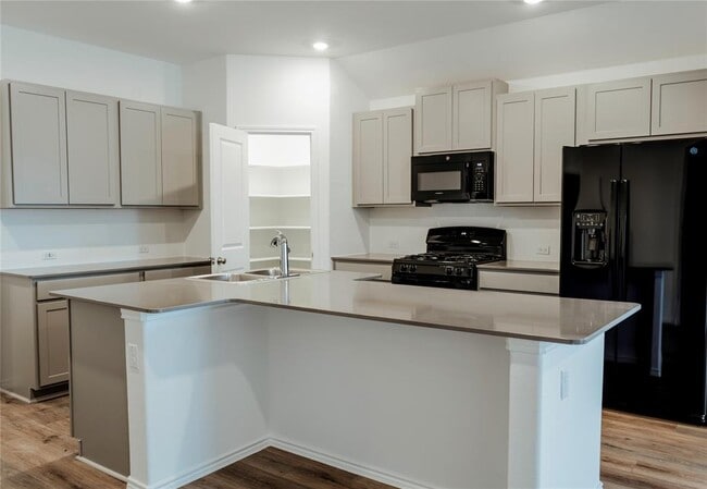 Building Photo - 603 Waterway Ave