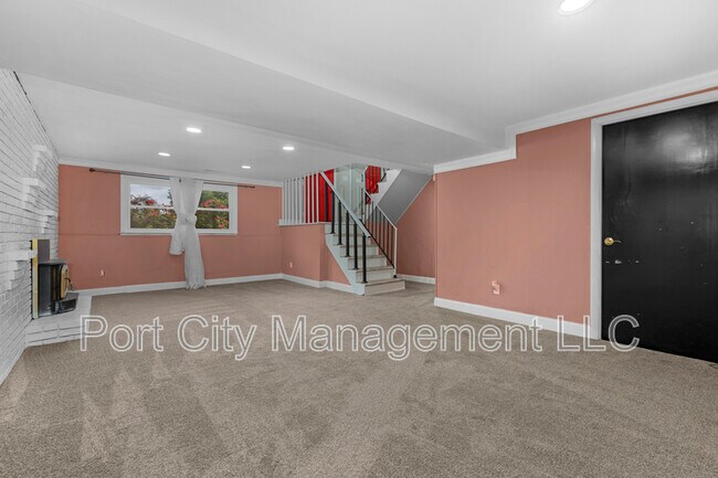 Building Photo - 2431 Clydesdale Rd