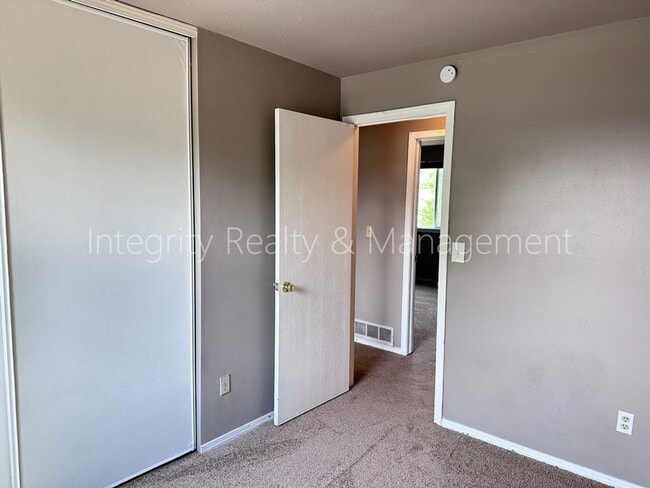 Building Photo - 17657 Ponderosa Ave
